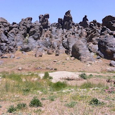 Volcanic rocks at Jebel Sirwa