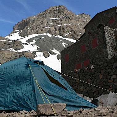 Camping at Refuge Nelter